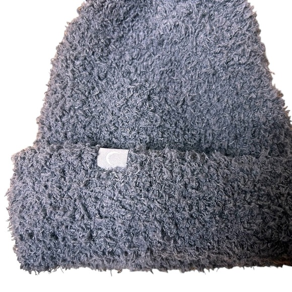 ZYIA Active Grey Double Lined Shaggy Beanie with PomPom - Picture 4 of 6